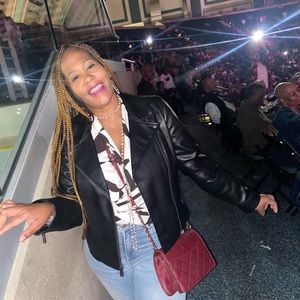 Meet your Posher, Michele